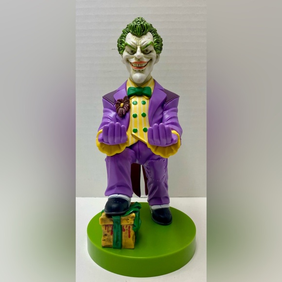 Cable Guys DC Comics The Joker Batman Statue - Controller & Phone Holder - Picture 2 of 16